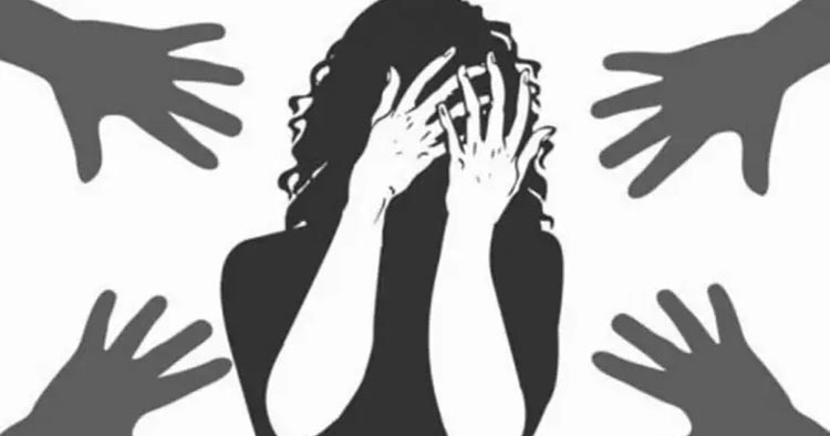 নারীসহ তার স্বামীকে গলা কেটে হত্যার হুমকি