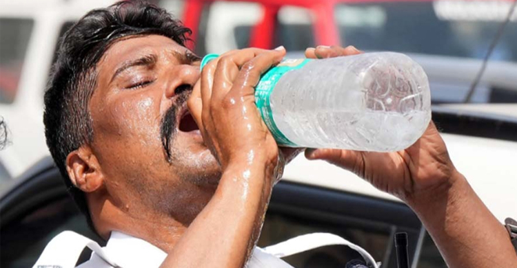 তীব্র দাবদাহে জ্বলছে পশ্চিমবঙ্গ