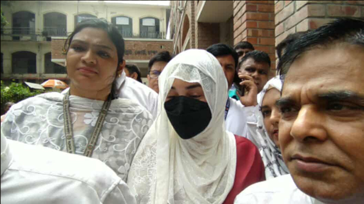 হত্যাচেষ্টা মামলায় জামিনে মুক্ত অপু বিশ্বাস 