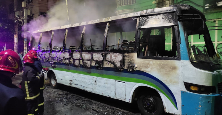 সারাদেশে ১২ জায়গায় আগুন 