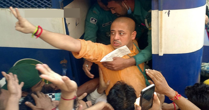 রাষ্ট্রদ্রোহ মামলায় চিন্ময় দাসের জামিন স্থগিত