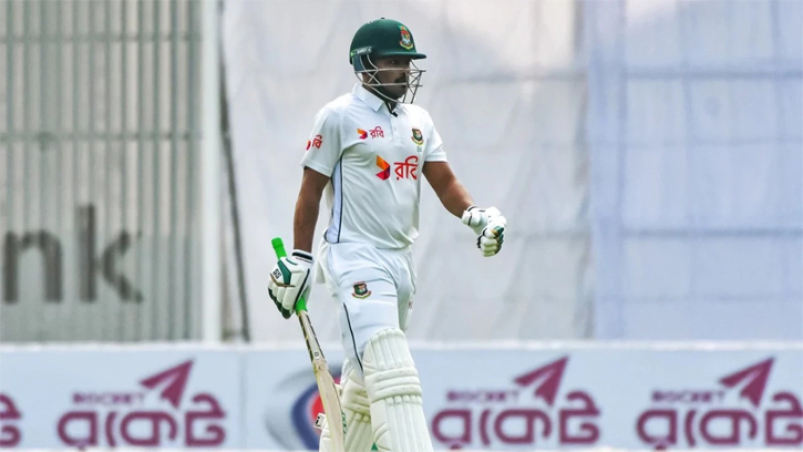 গলের মঞ্চে রুদ্ধশ্বাস সমাপ্তির অপেক্ষা
