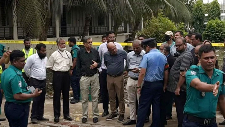 আইন ও শিক্ষা উপদেষ্টা মাইলস্টোনে অবরুদ্ধ, সাথে আছেন প্রেস সচিবও