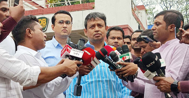তদন্ত করে দুই শিক্ষকের বিষয়ে ব্যবস্থা: ডিবিপ্রধান