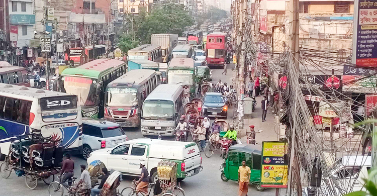  শঙ্কামুক্ত দিনে যান চলাচল স্বাভাবিক 