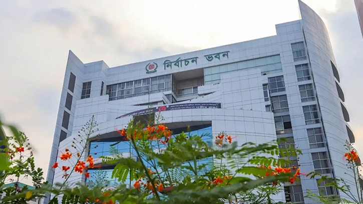 একযোগে নির্বাচন কমিশনের ৫১ কর্মকর্তাকে বদলি
