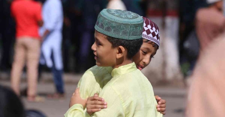 আজ পবিত্র ঈদুল ফিতর