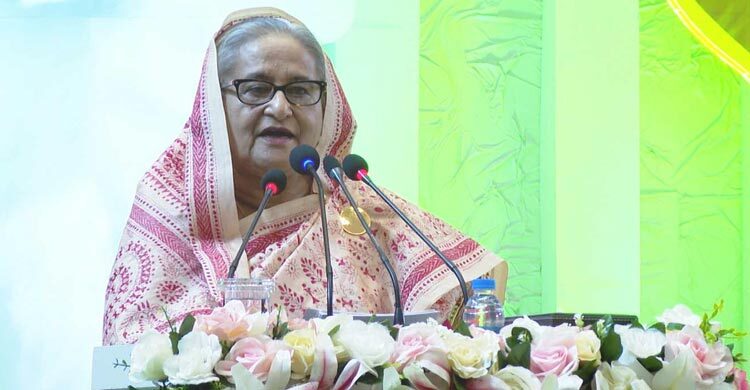 নারী-পুরুষ মজুরি সমান করে দিয়েছি