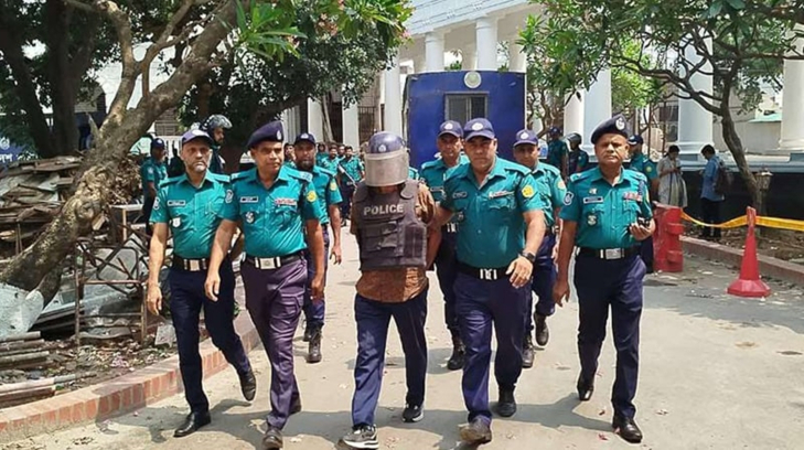 ট্রাইব্যুনালে হাজির সাবেক আইজিপি শহীদুলসহ ৩ জন