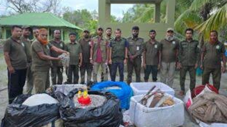 সুন্দরবনে নিষেধাজ্ঞা ভেঙে কাকড়া শিকার, ৪ জেলে আটক