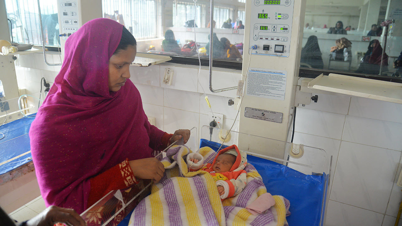 যশোরে ধারণক্ষমতার তিনগুণ শিশু হাসপাতালে ভর্তি 