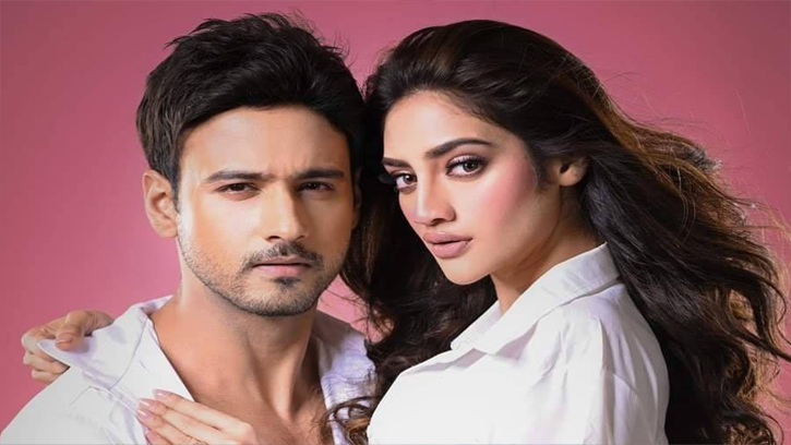 প্রচারণা কৌশল, না কি ব্যক্তিগত টানাপড়েন? আনফলো করলেন যশ-নুসরাত
