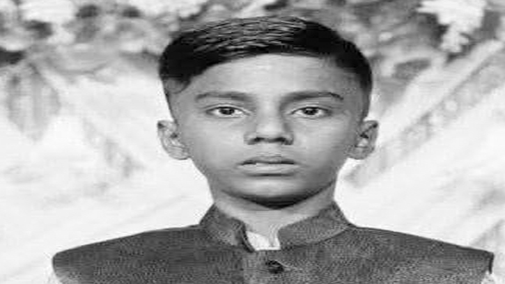 খাট সরাতে গিয়ে বিদ্যুৎস্পৃষ্টে স্কুলছাত্রের মৃত্যু