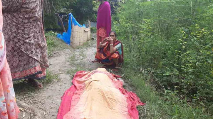 নিখোঁজের একদিন পর ঘেরের পানিতে তরুণীর মরদেহ উদ্ধার 