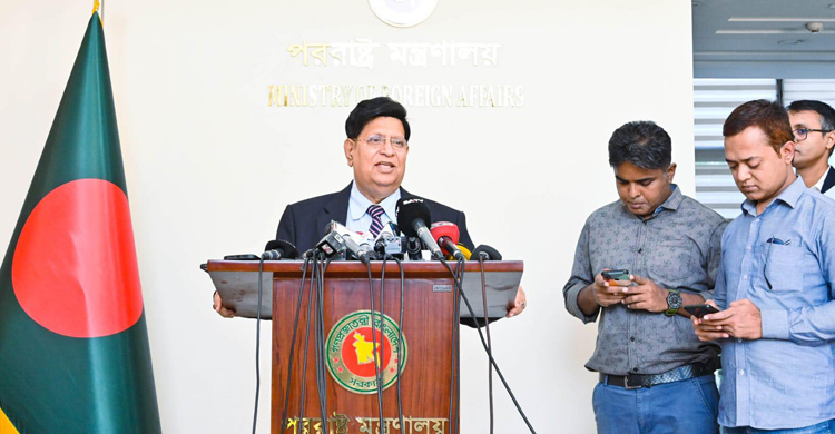 আমেরিকার সরকার বললেই পোশাক রপ্তানি বন্ধ হবে না: পররাষ্ট্রমন্ত্রী