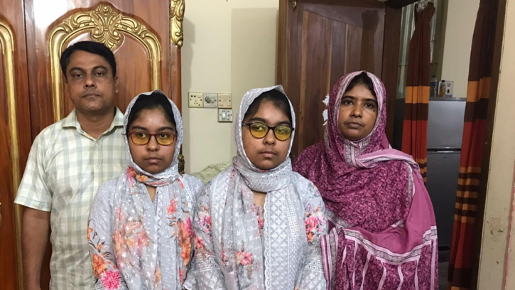 দৃষ্টিপ্রতিবন্ধী যমজ দুই বোন এসএসসিতে পেলেন জিপিএ-৫, স্বপ্ন বিসিএস ক্যাডার হওয়ার 