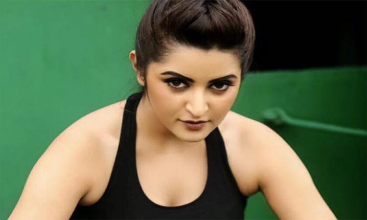 গৃহকর্মী নির্যাতন: পরীমণির বিরুদ্ধে থানায় অভিযোগ