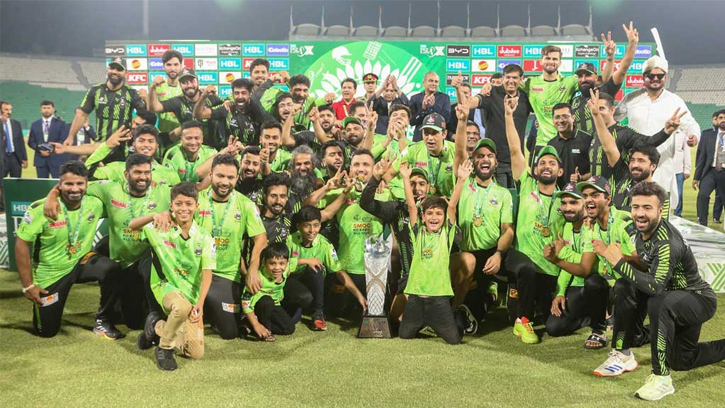 রেকর্ড রান তাড়ায় পিএসএল শিরোপা জিতলো লাহোর কালান্দার্স