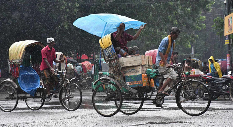 ঢাকায় স্বস্তির বৃষ্টি, তাপমাত্রা কমার আভাস