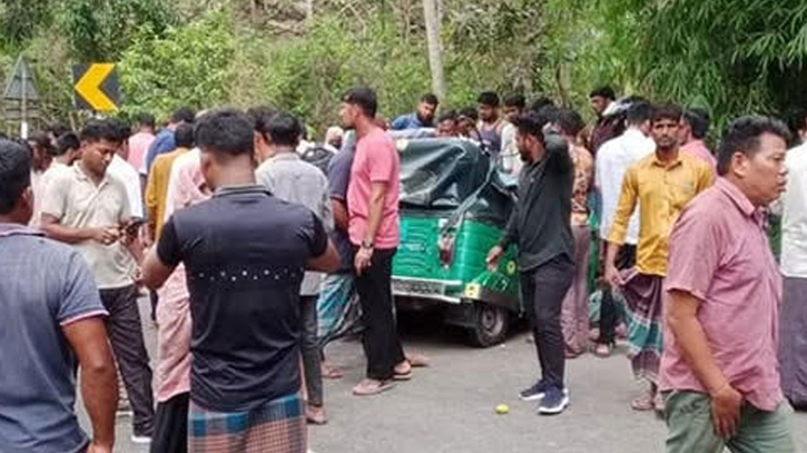 রাঙামাটিতে পিকআপ-সিএনজি সংঘর্ষে নিহত ৫