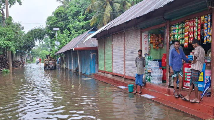 মহুরী নদীর পানি বাড়তে থাকায় নোয়াখালীতে বন্যার আশঙ্কা