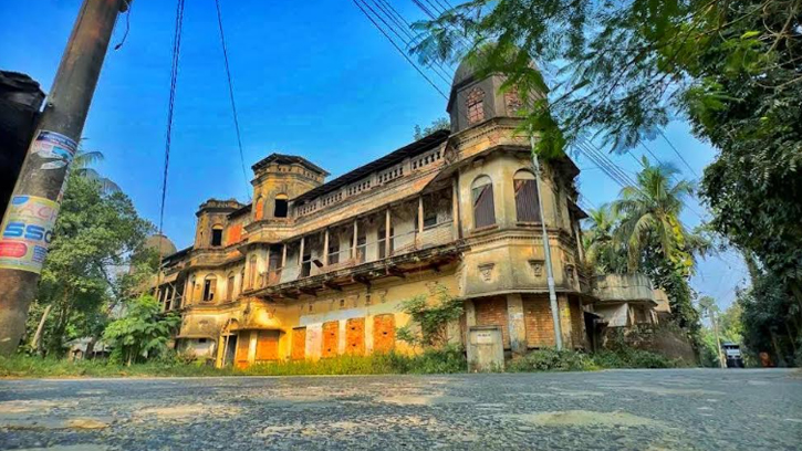 চলচ্চিত্র নির্মাতা সত্য সাহার ঐতিহ্যবাহী জমিদার বাড়ি....!!