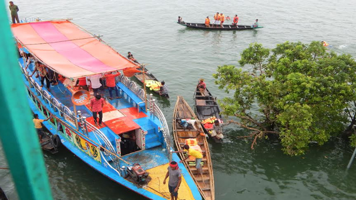 টাঙ্গুয়ার হাওরে পর্যটক বাহী হাউজ বোট চলাচলে নিষেধাজ্ঞা জারি
