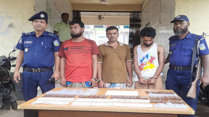 ভালুকায় মাদকবিরোধী অভিযান: হেরোইন, ইয়াবা ও ইনজেকশনসহ আটক ৩