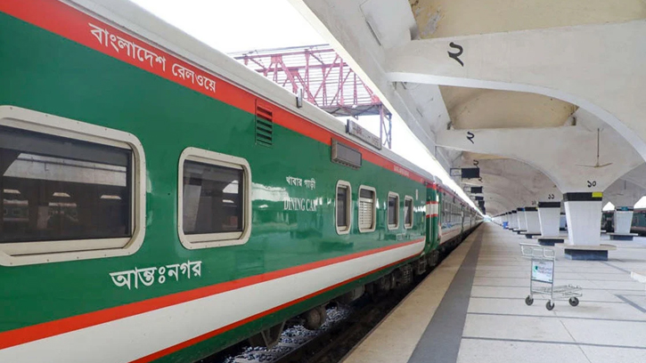 কমলাপুরে ট্রেনে যাত্রীকে ধর্ষণের অভিযোগ