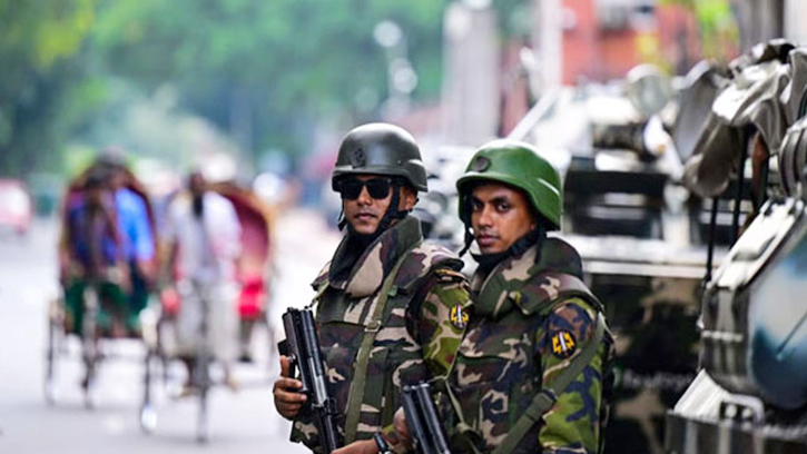 সেনা কর্মকর্তাদের নির্বাহী ম্যাজিস্ট্রেসির ক্ষমতা আরও দুই মাস বাড়লো