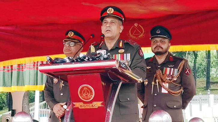 দেশের সীমান্ত রক্ষায় সর্বোচ্চ ত্যাগে প্রস্তুত নবীন সৈনিকেরা: বিজিবি ডিজি